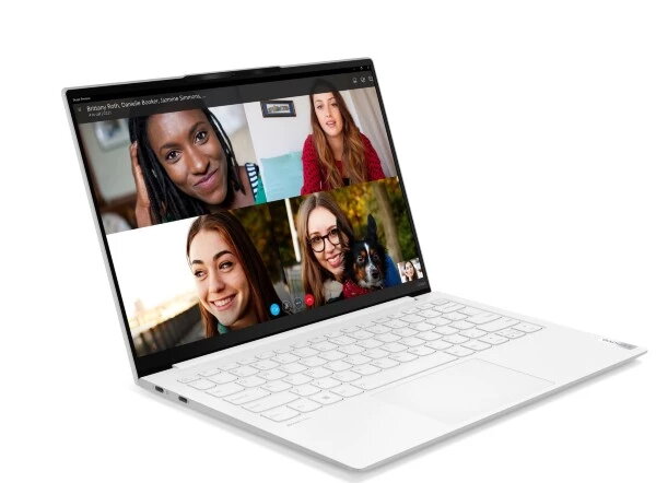 Yoga Slim 7 Carbon 13ITL5 / 13" / QHD / i7-1165G7 / 16GB / 512GB / Win 10 (Fyndvara - Klass 1)